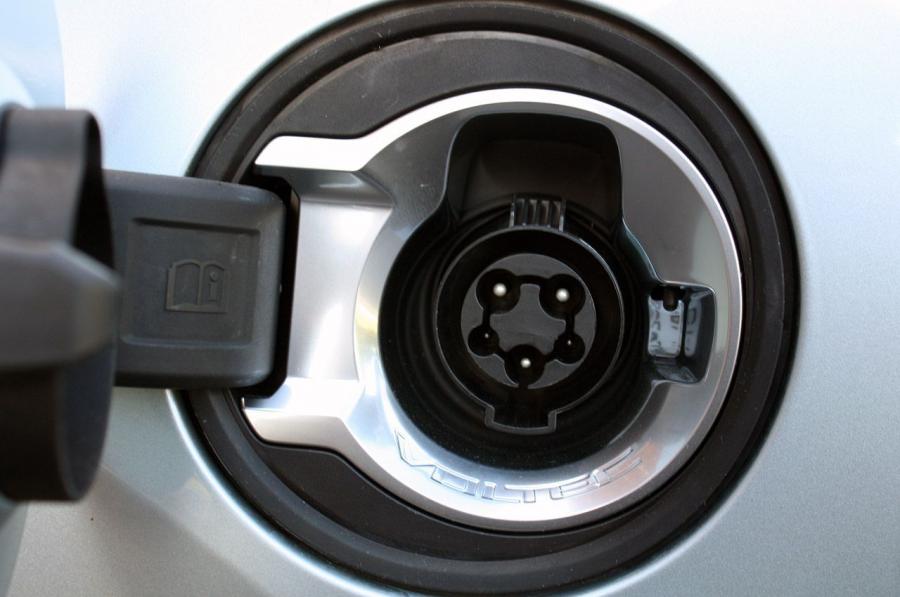  Chevrolet Volt 2011 года  (фото 271 из 356)